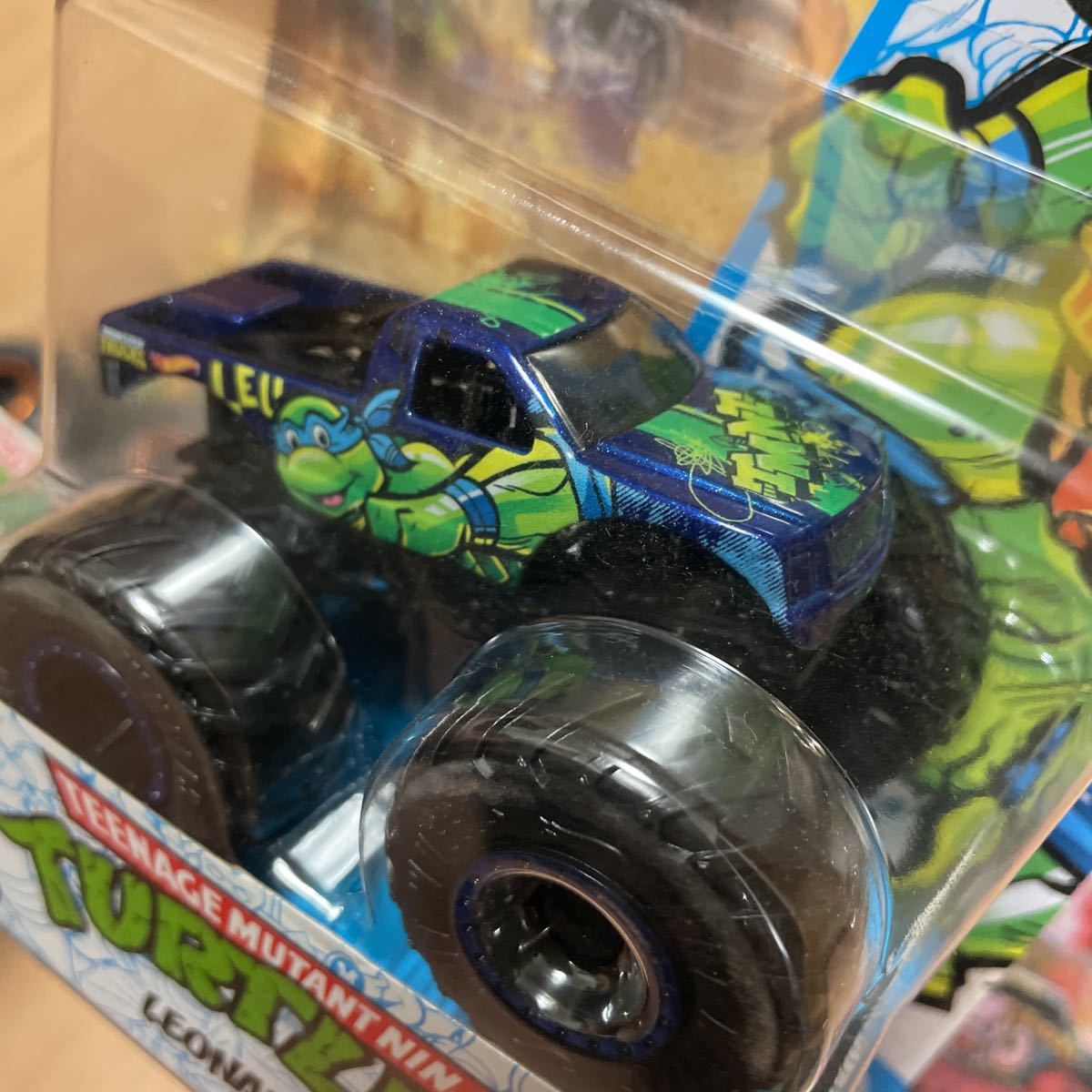 Hot Wheels MONSTER TRUCKS ホットウィール モンスタートラック TURTLES タートルズ セット_画像2