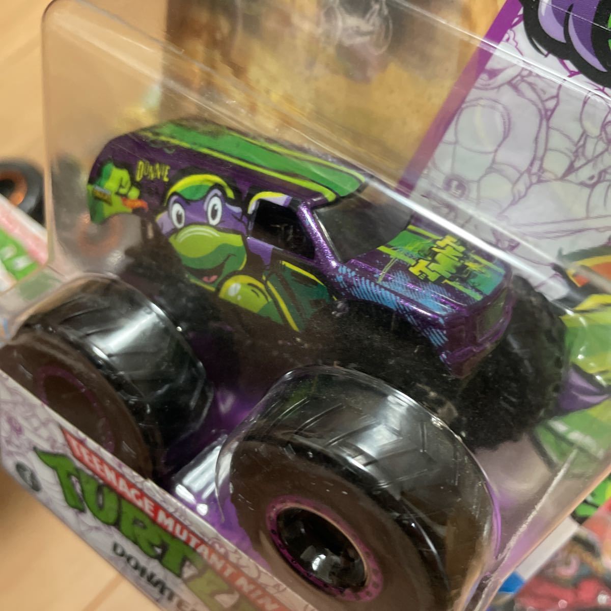 Hot Wheels MONSTER TRUCKS ホットウィール モンスタートラック TURTLES タートルズ セット_画像3