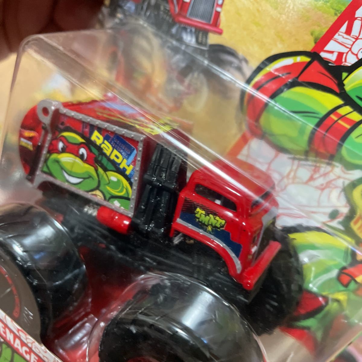 Hot Wheels MONSTER TRUCKS ホットウィール モンスタートラック TURTLES タートルズ セット_画像5