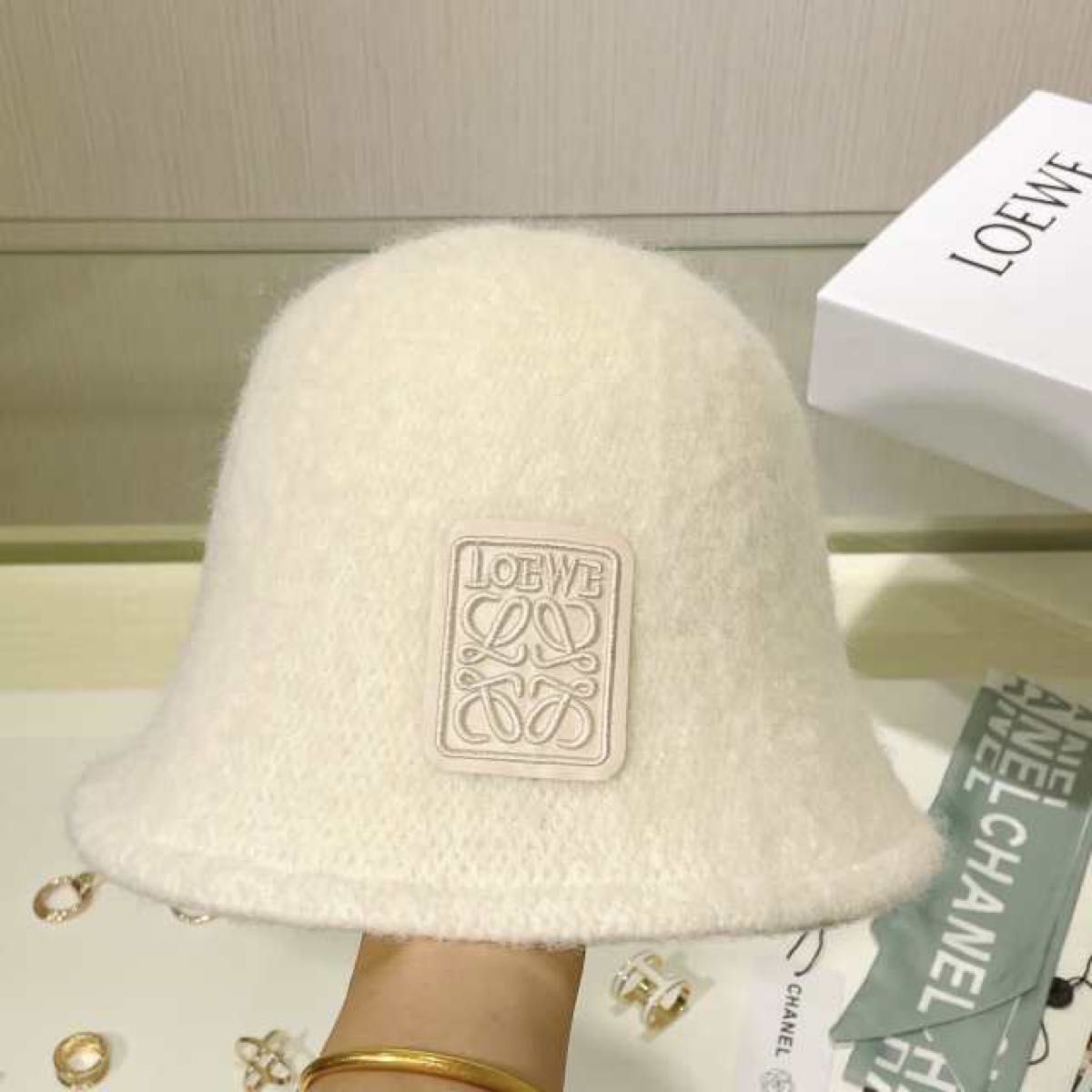 LOEWE ロエベ バケットハット ホワイト 2023 秋冬 並行輸入品 LOEWE ロエベ バケットハット ホワイト 2023 秋冬 並行輸入品