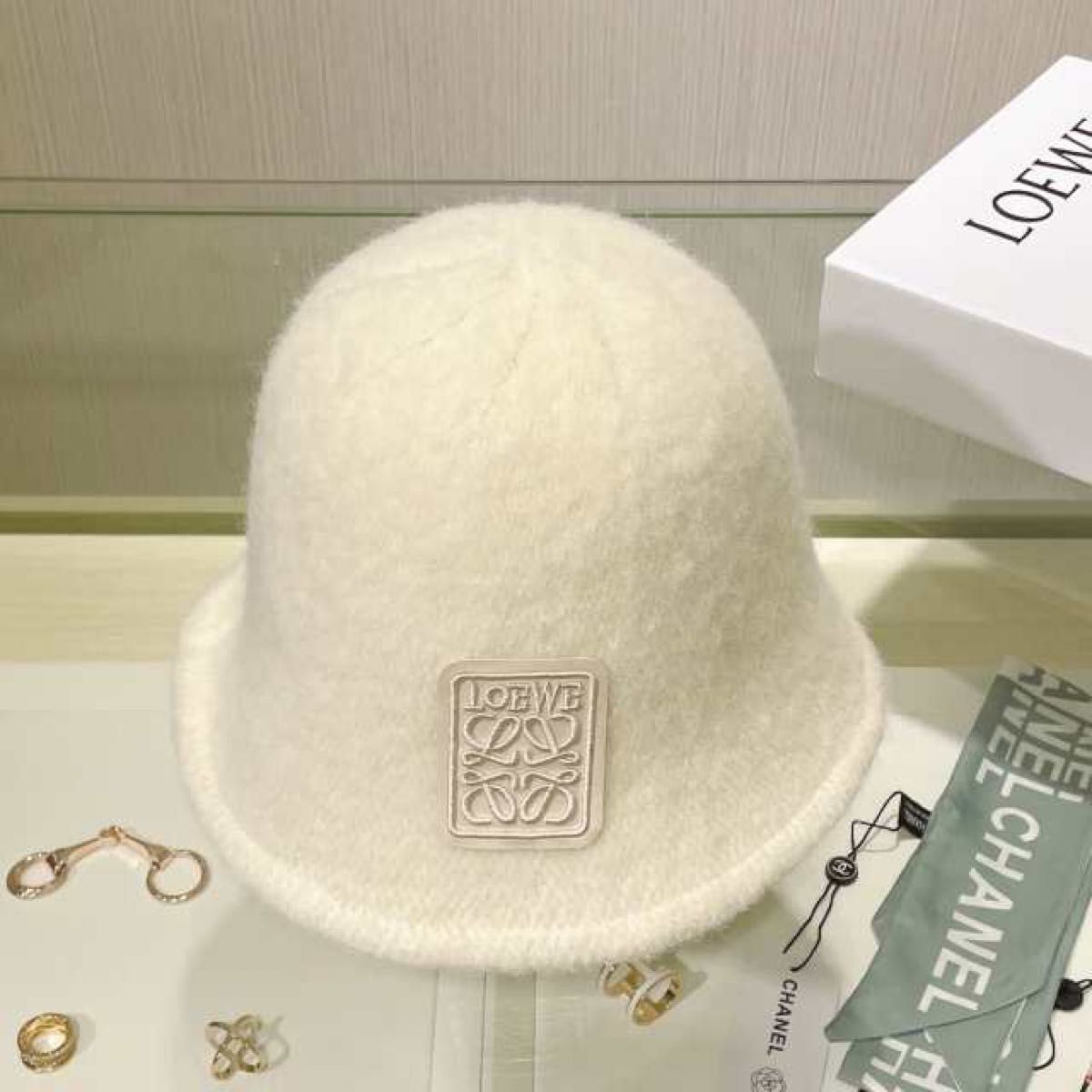 LOEWE ロエベ バケットハット ホワイト 2023 秋冬 並行輸入品 LOEWE ロエベ バケットハット ホワイト 2023 秋冬 並行輸入品