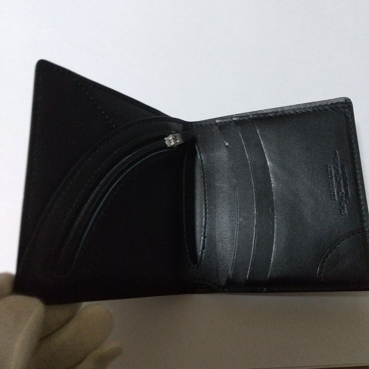 美品 AIR WALLET エア ウォレット 薄型 二つ折り財布 日本製 レザー 二つ折り財布 2つ折り 本革