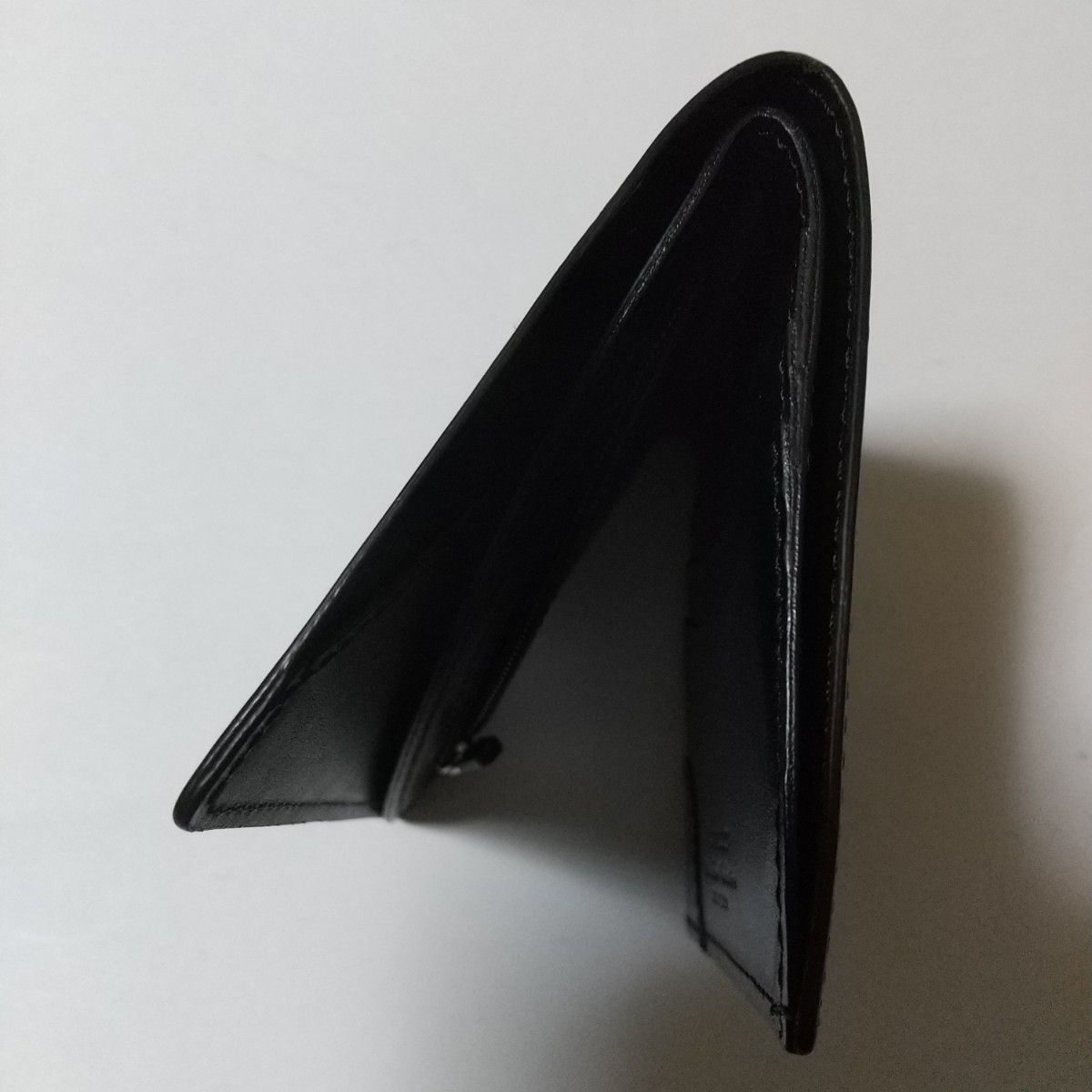美品 AIR WALLET エア ウォレット 薄型 二つ折り財布 日本製 レザー 二つ折り財布 2つ折り 本革