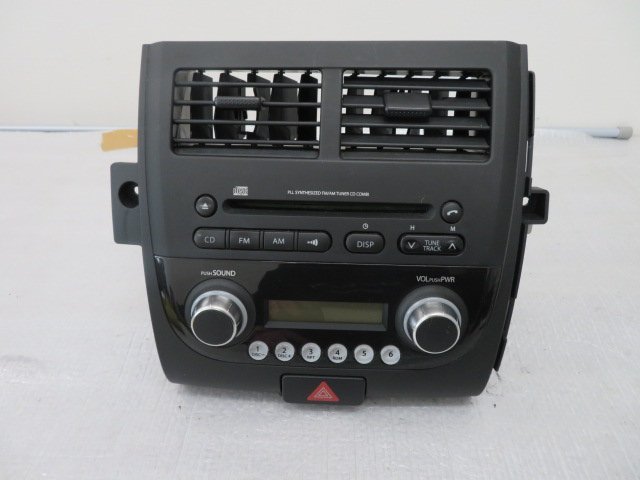 セルボ　HG21S　オーディオ　CD　AM　FM　プレーヤー　デッキ　ステレオ 　SANYO　39101-66K0X-DUC　純正　21062　伊t_画像1