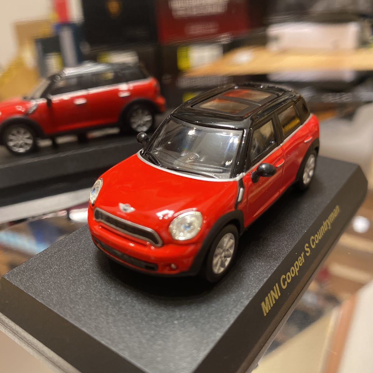 1/64 京商 サンクス　BMW & MINI ミニクーパー　S カントリーマン　赤　レッド_画像1