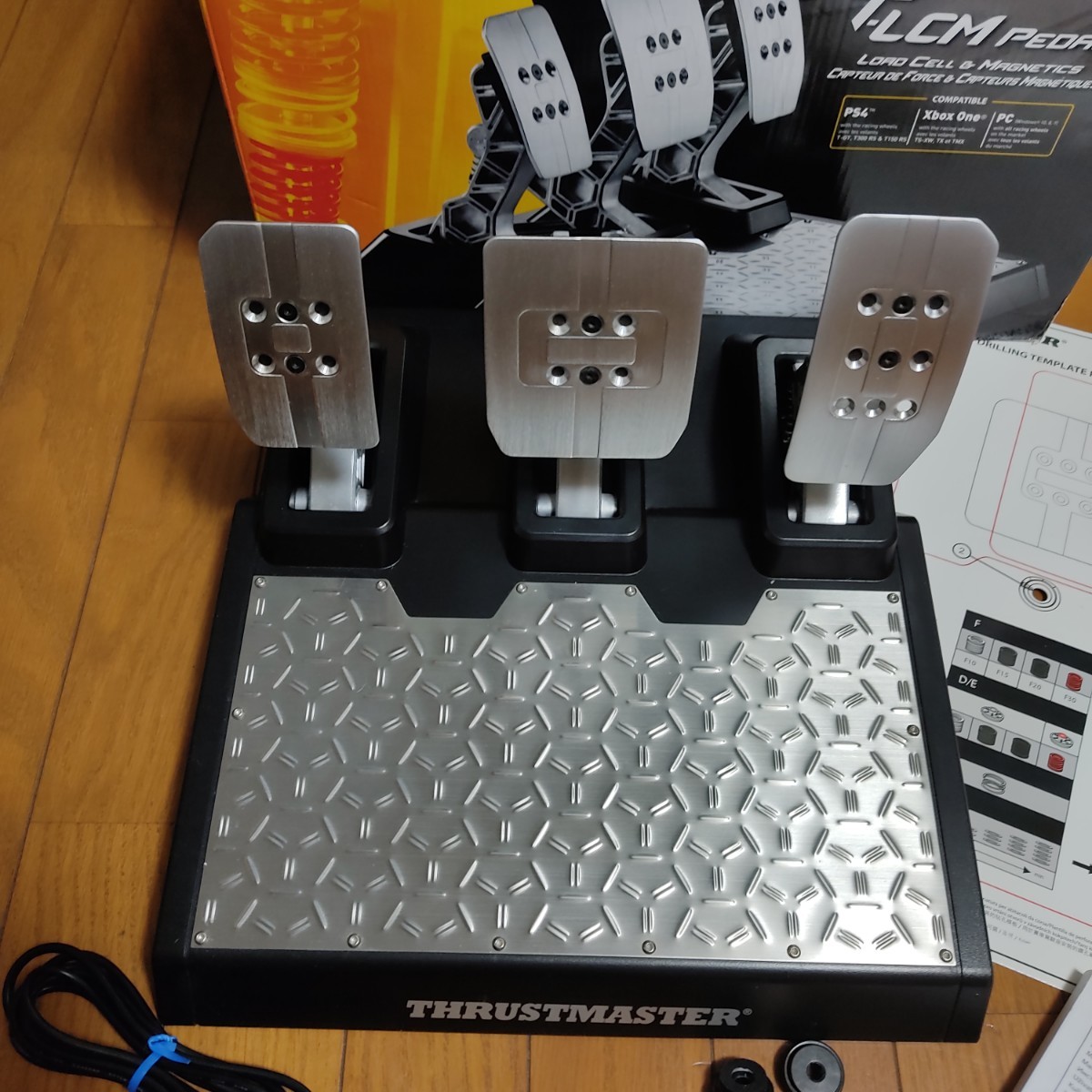 Thrustmaster T-LCM Pedals スラストマスター 最上位 ペダル 美 Thrustmaster T-LCM Pedals スラストマスター 最上位 ペダル 美