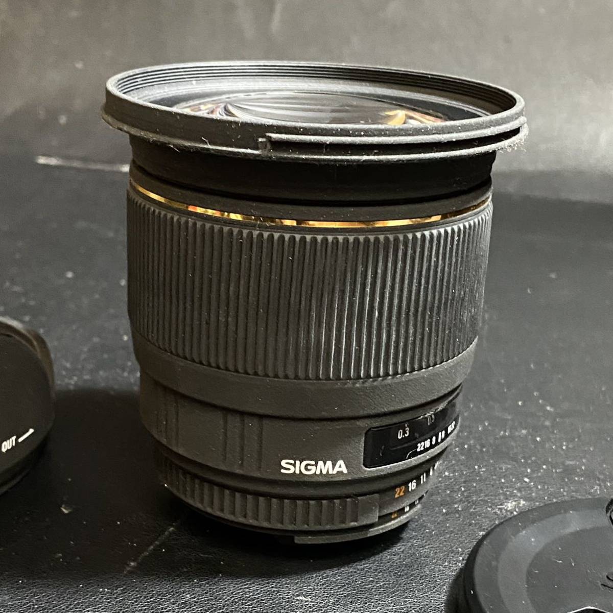 A-27 80 / SIGMA シグマ 広角単焦点レンズ 20mm F1.8 EX DG ニコン マウント レンズフード付きの画像4