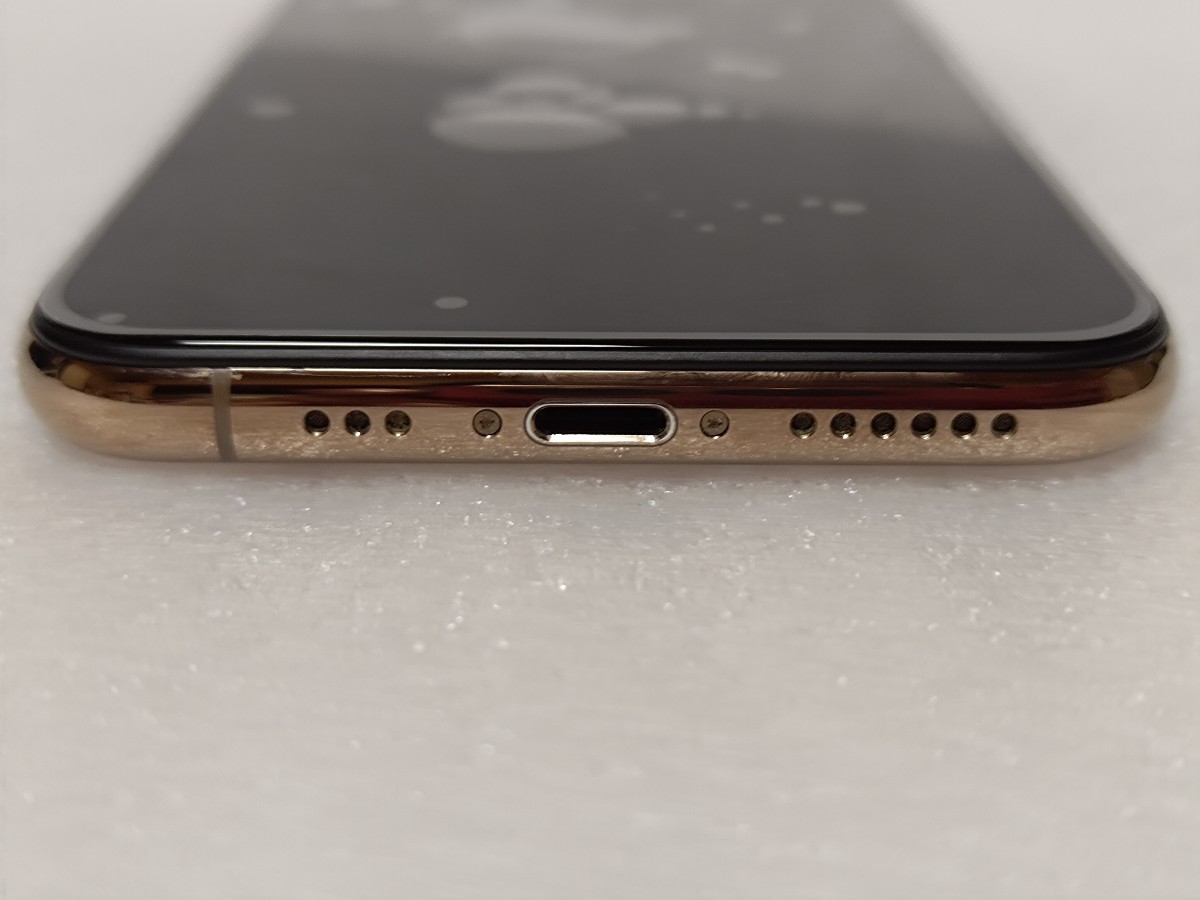 極上美品 SIMフリー iPhone XS 256GB ゴールド バッテリーと液晶新品