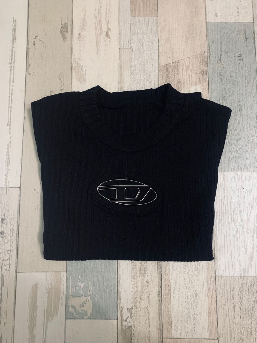 DIESEL ディーゼル メタル ロゴ プレート ノースリー Mサイズ DIESEL ディーゼル メタル ロゴ プレート ノースリー Mサイズ