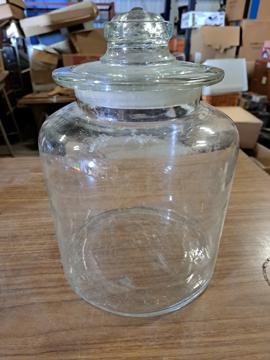 大きなガラス瓶 ガラスジャー 蓋付き 高さ約29cm 昭和レトロ 気泡 ゆらゆら 保存瓶 駄菓子屋 古道具_画像1