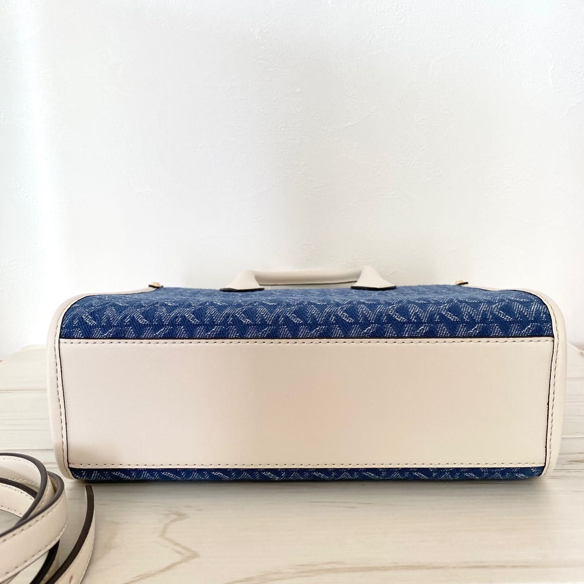 新品 MICHAEL KORS マイケルコース ショルダーバッグ デニム 新品 MICHAEL KORS マイケルコース ショルダーバッグ デニム