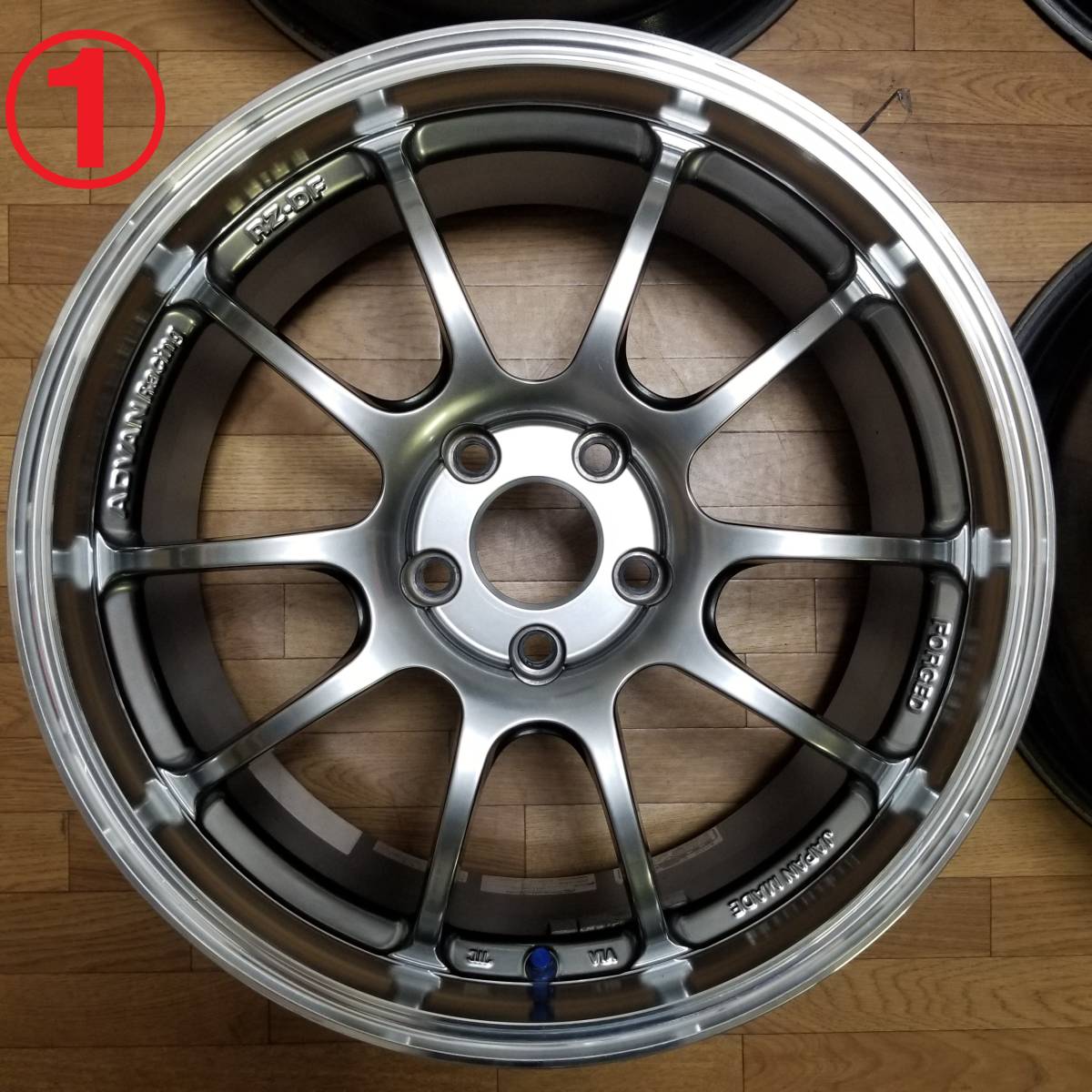 ADVAN RZ-DF 18in 8J +48 PCD112 VWゴルフ ADVAN RZ-DF 18in 8J +48 PCD112 VWゴルフ