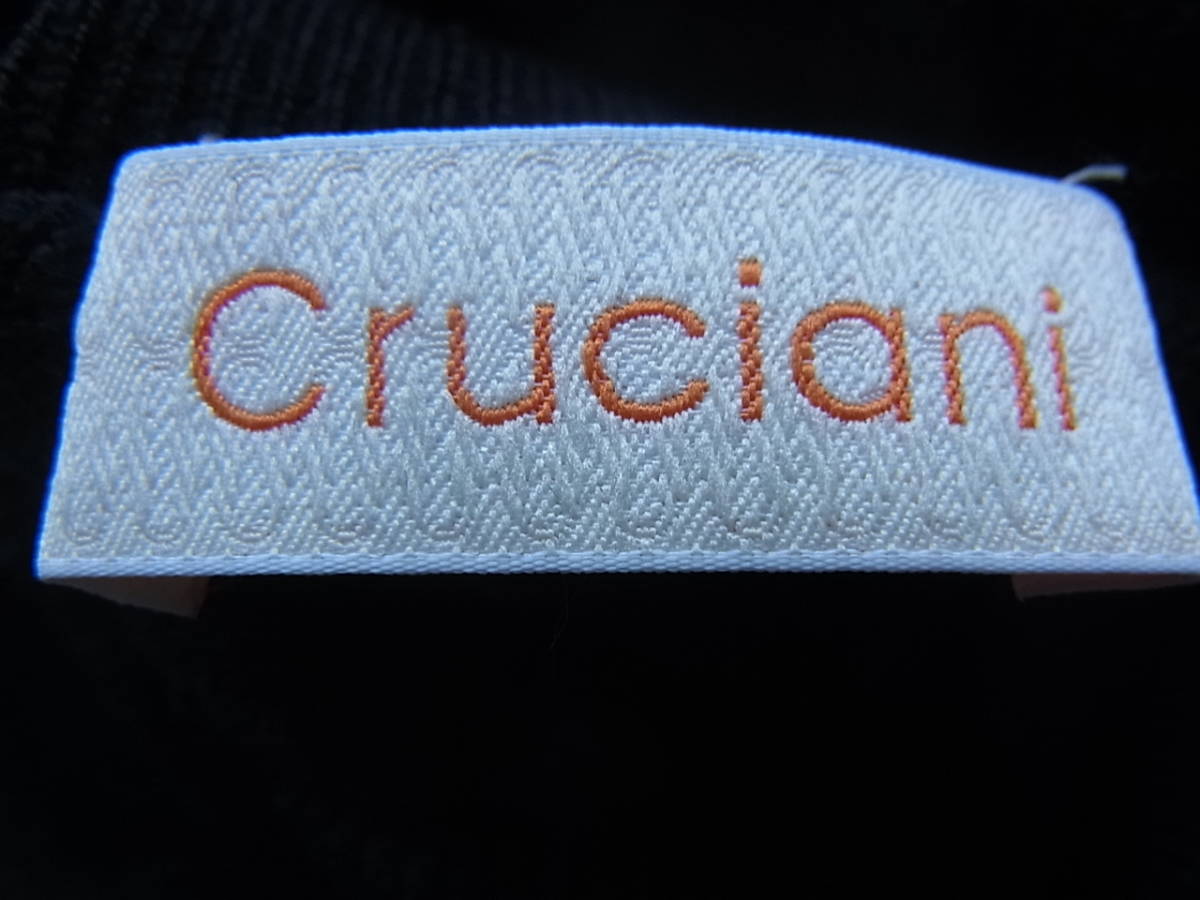 cruciani クルチアーニ　ウール100% 　ハイゲージ　タートルネックセーター　サイズ 44 ブラック 　MADE IN ITALY_画像5