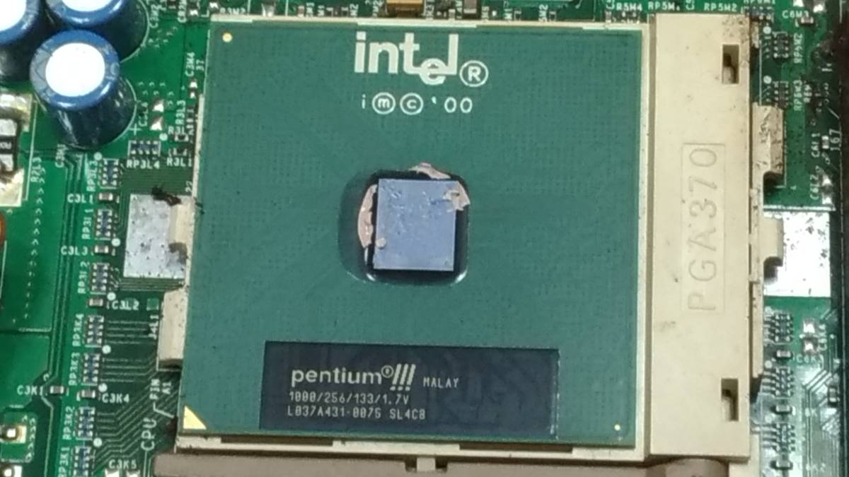 マザーボード Intel D815EEA .CPU Intel Pentium III 1000MHz /256/133 SL4C8実働からの取り外し品 ジャンク扱 匿名配送_画像3
