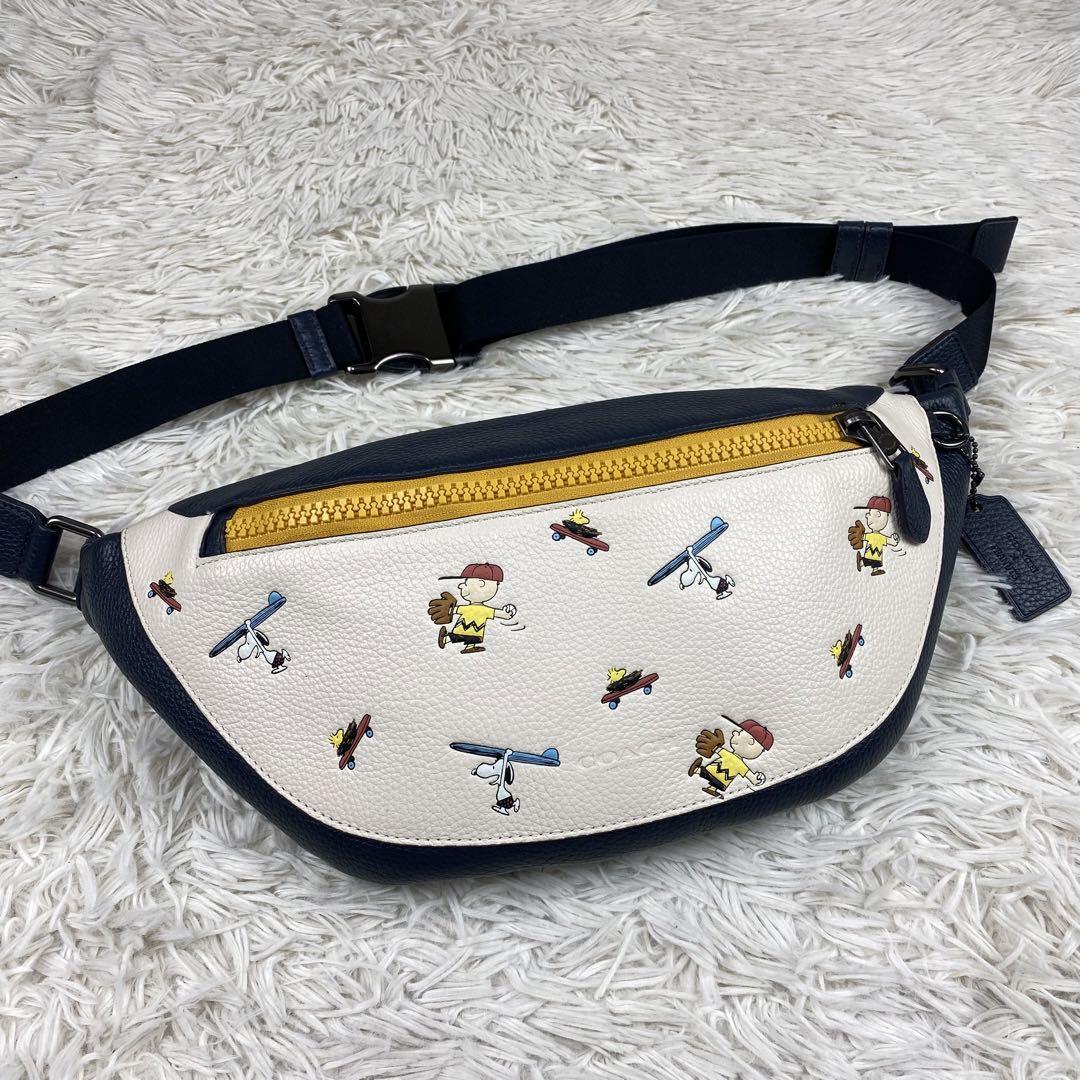 極美品】 coach コーチ×PEANUTS スヌーピー ボディバッグ ペブルレザー