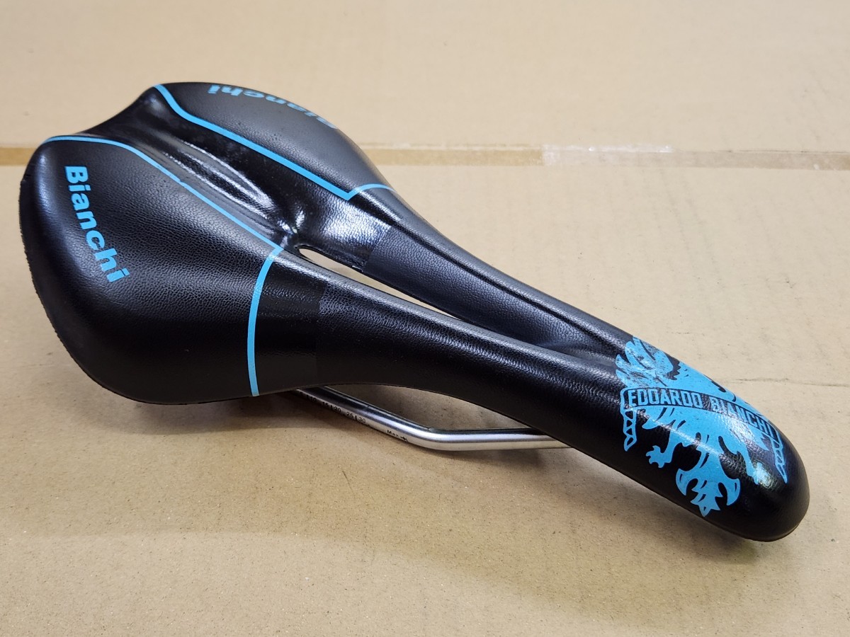 BIANCHI ビアンキ サドル ボトルケージ ヘッドバッジ セット BIANCHI ビアンキ サドル ボトルケージ ヘッドバッジ セット
