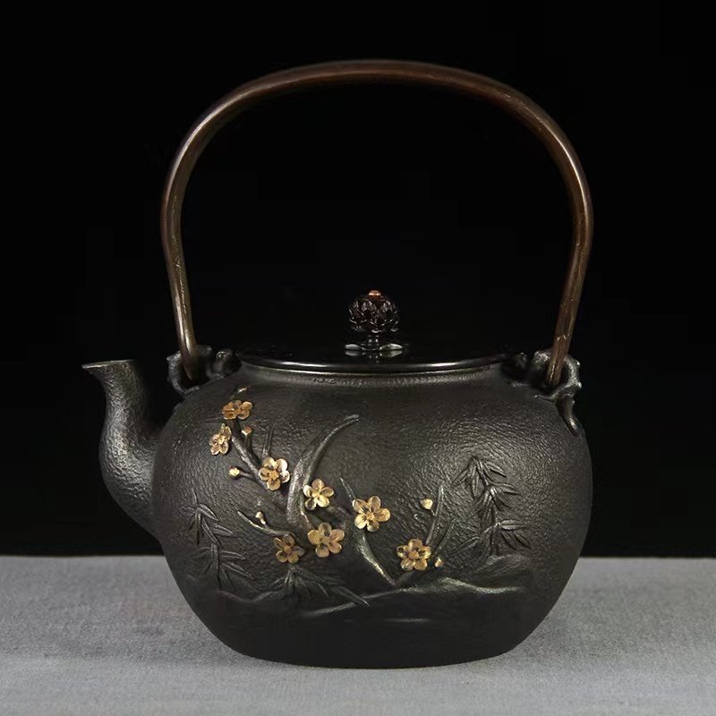 美品☆鉄壺 メラン菊 コーティングなし 手作り鉄 やかんを沸かす お茶の道具 1400ML