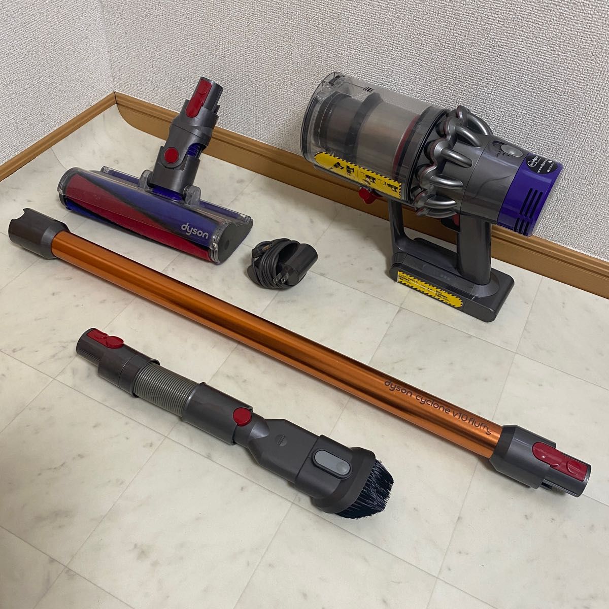 dyson サイクロン掃除機 ダイソン v10 sv12コードレスクリーナー 掃除