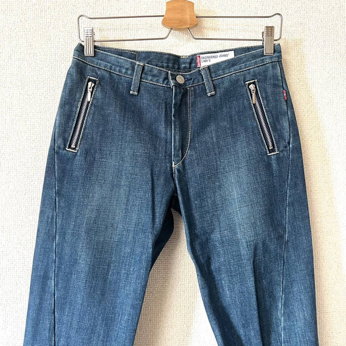 美品★リーバイス エンジニアードジーンズ レディース L015 W30 エンジニアジーンズ Levi's デニムパンツ ジーパン 立体裁断_画像2