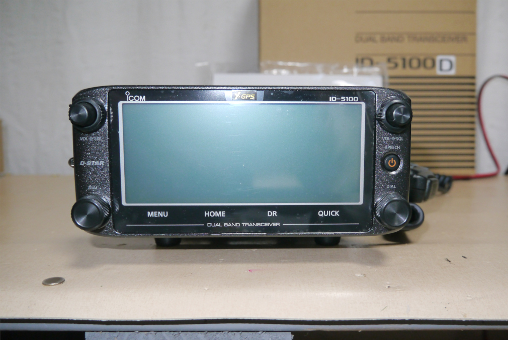 コレクション部屋から　極上品　ICOM　IC-5100D　50W　タッチパネル式で便利_ワイドな液晶には保護フィルム貼ってます