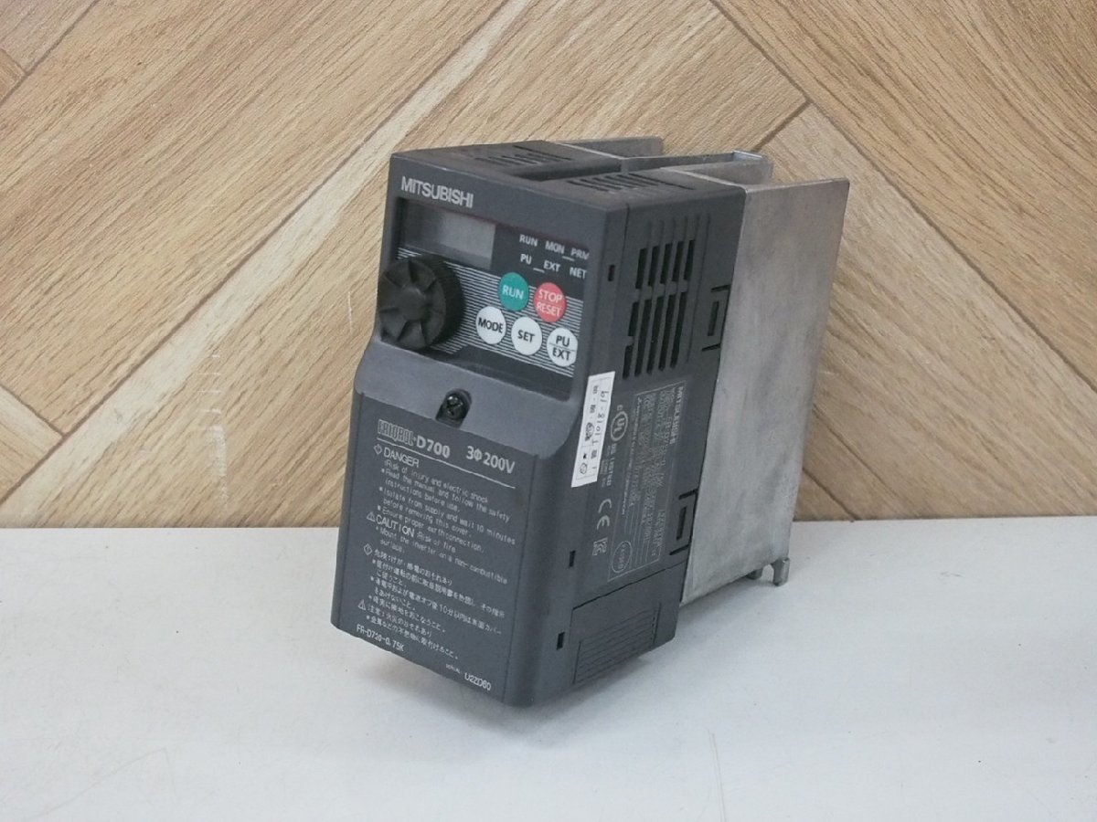 大注目】 インバーター 三菱電機 MITSUBISHI ☆【1T1018-19】 FR-D720