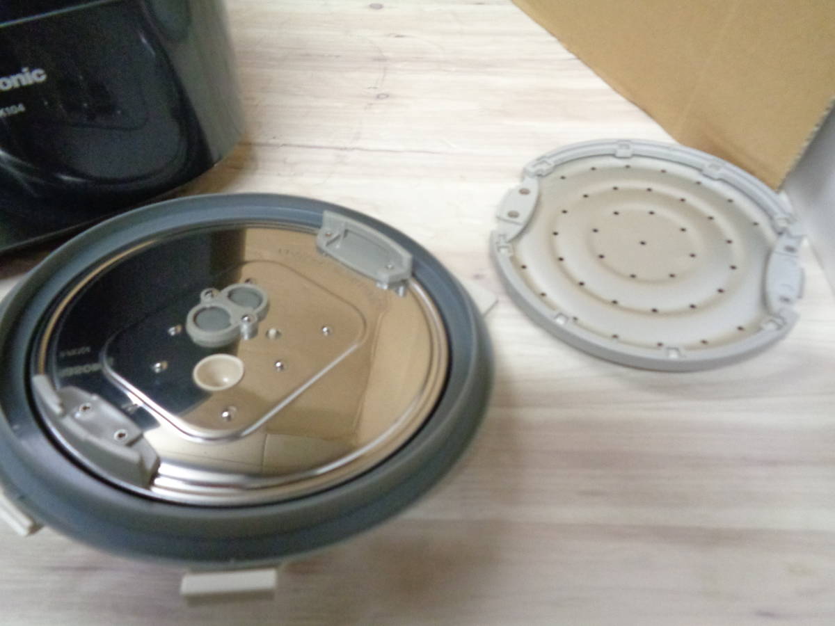 正常作動品　2014年製　パナソニック 炊飯器 5.5合 可変圧力IH式 おどり炊き ブラック SR-PA109-K_画像9