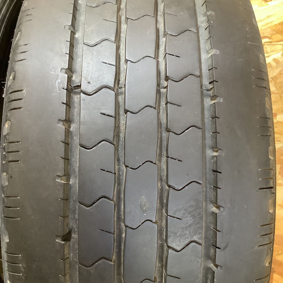 DUNLOP SP LT33 ダンロップ 235/50R14 102L LT 夏 2014年製 2本セット 7〜8分山 バン 小型トラック 等_画像3