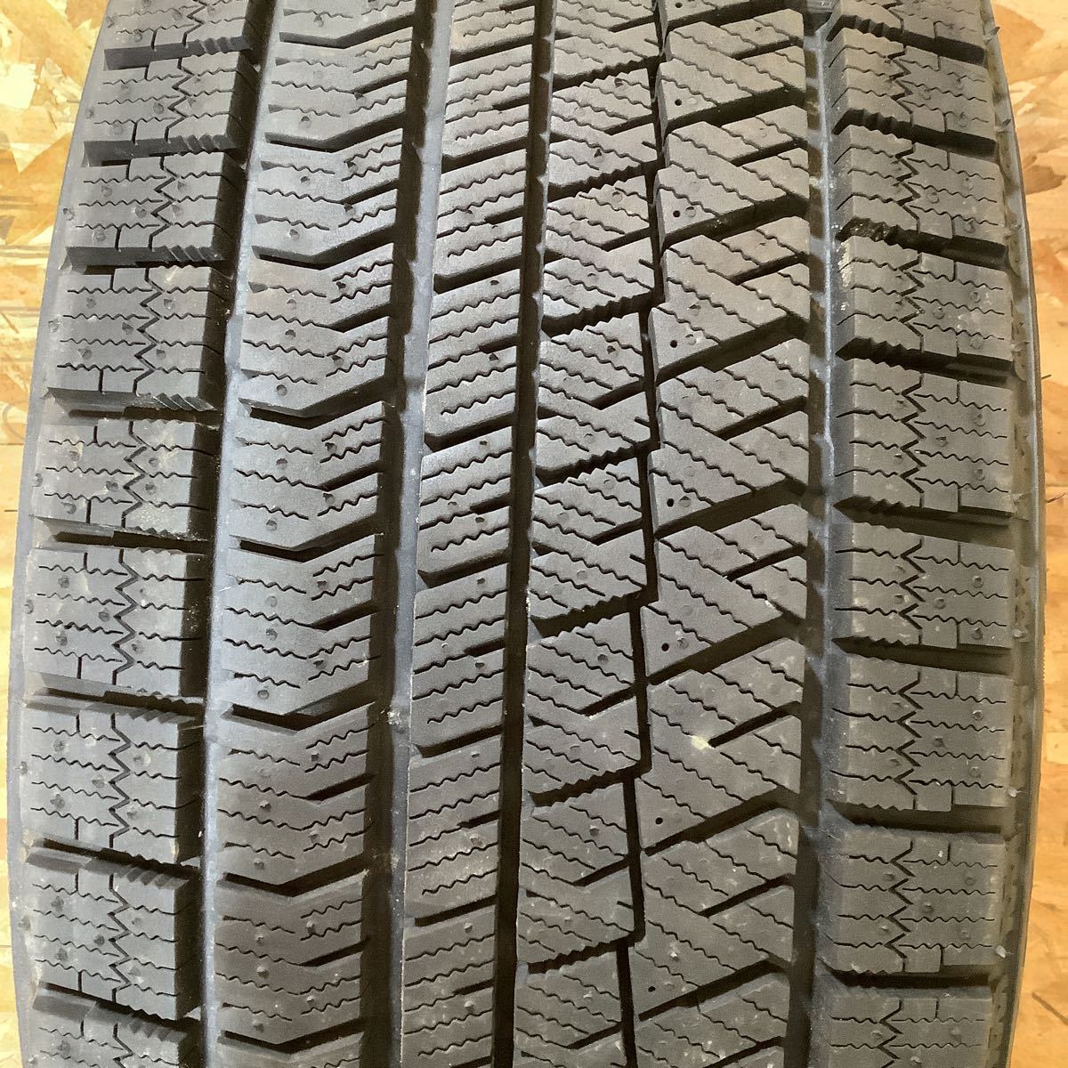 BRIDGESTONE BLIZZAK VRX2 ブリヂストン 235/45R18 スタッドレス 2020年製 1本 9.5分山_画像4