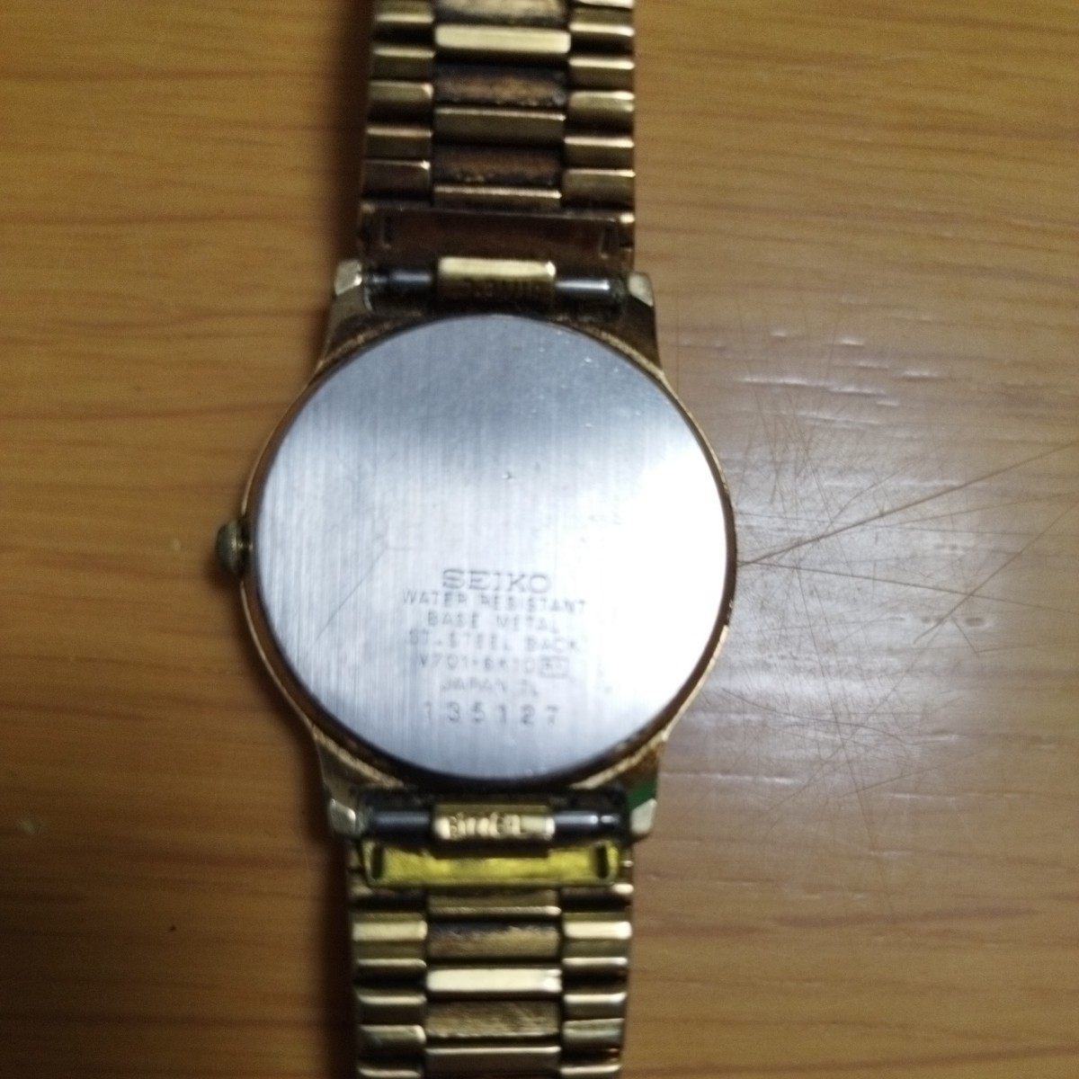 SEIKO セイコー 腕時計 V701-6K10 クォーツ 不動品_画像5