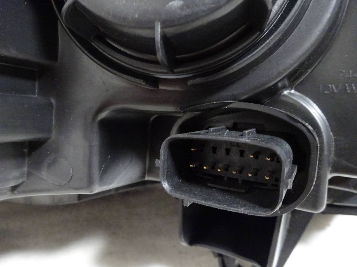 超希少 未使用品 2011-2014 クライスラー 300 ヘッドライト ヘッドランプ インナーブラック LED カスタム 左右 右 左_画像6