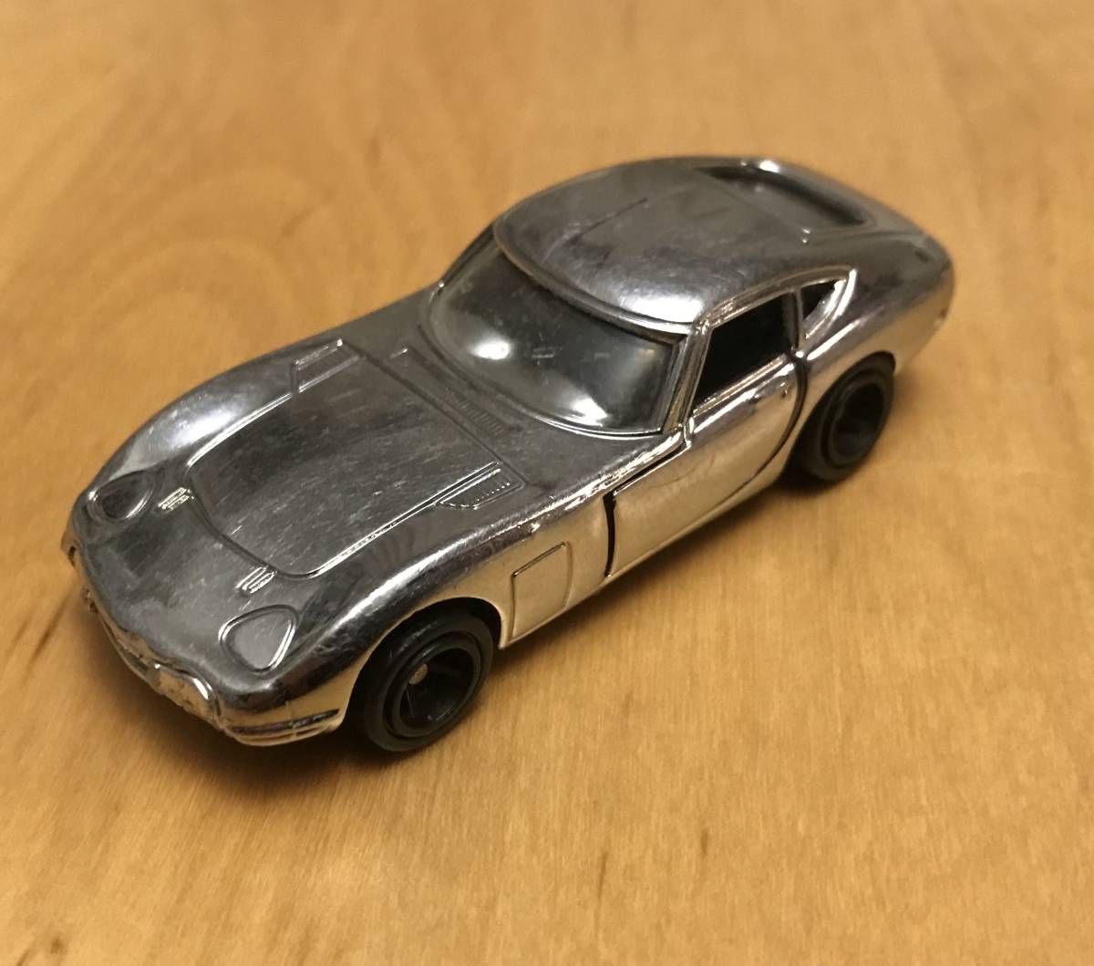 トミカ　トヨタ　2000GT 銀メッキ　2002 TOYOTA TOMY TOMICA　シルバー_画像1