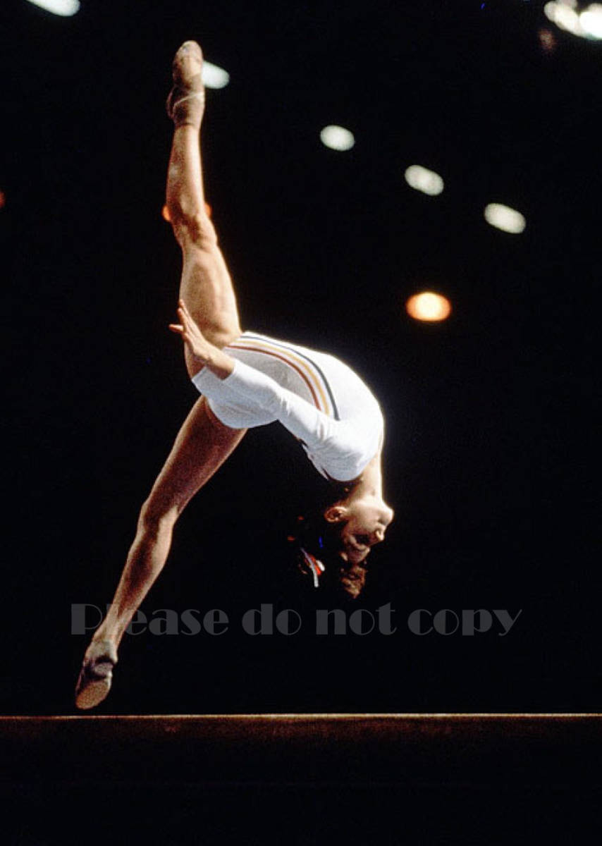 Nadia Comaneci ナディア・コマネチ フォト 2Lサイズ　3枚付き_画像3