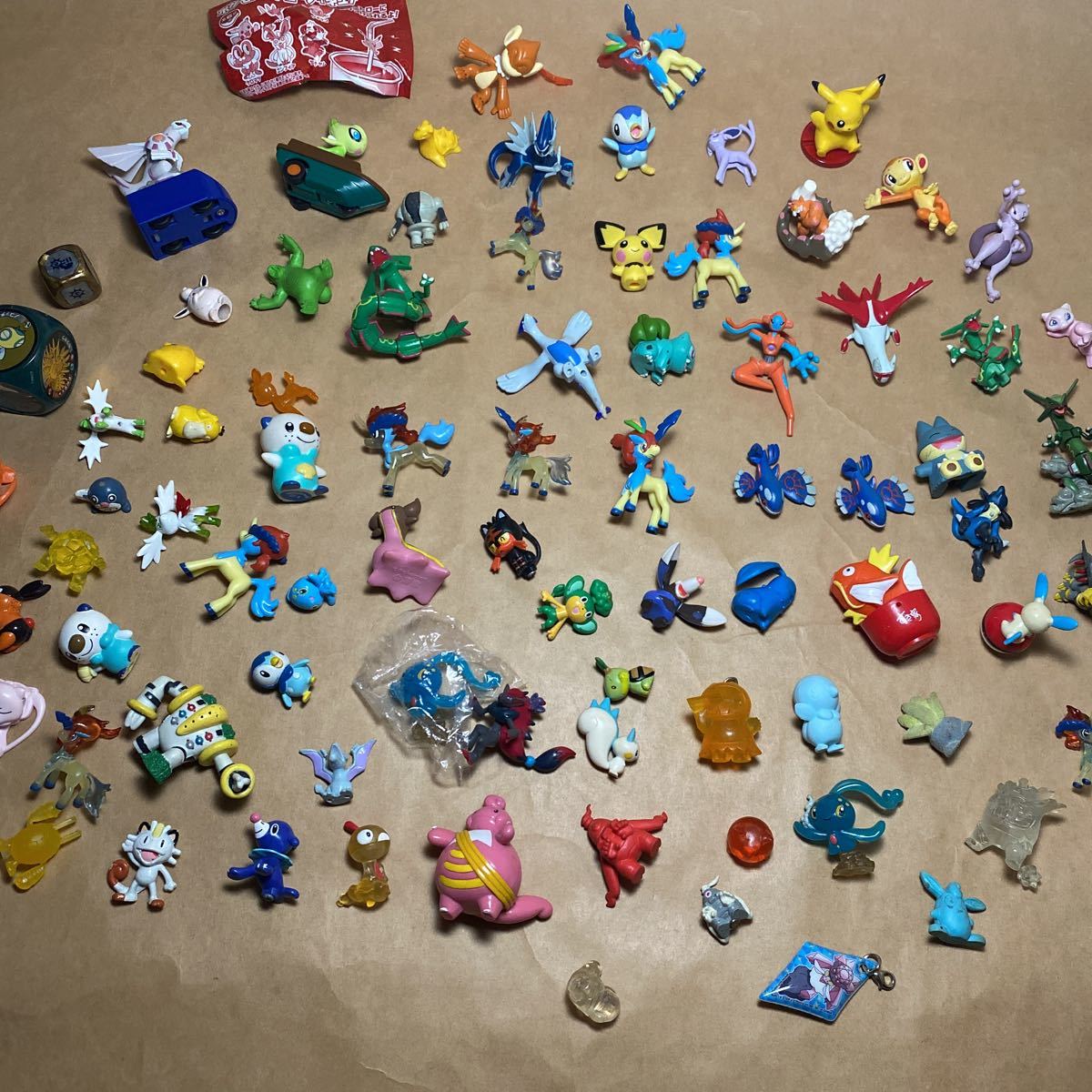6120円 83体セット ポケモン フィギュア モンコレ すき家 吉野家 6120円 83体セット ポケモン フィギュア モンコレ すき家 吉野家