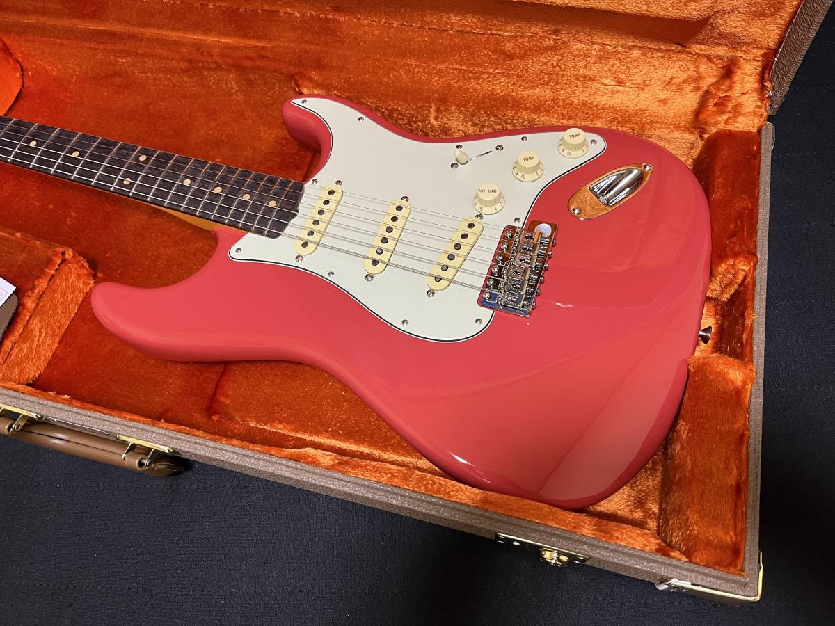 Fender アメビン2 American Vintage II 1961 Stratocaster フィエスタレッド 新品同様_画像3