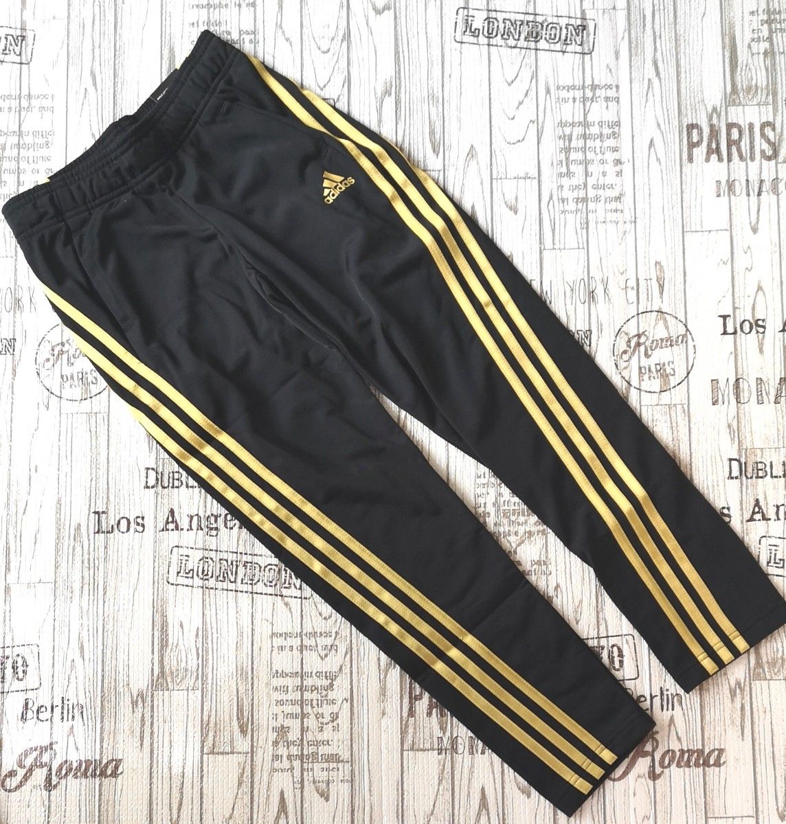 新品 140 adidas アディダス ジャージ 上下 セット キッズ 新品 140 adidas アディダス ジャージ 上下 セット キッズ