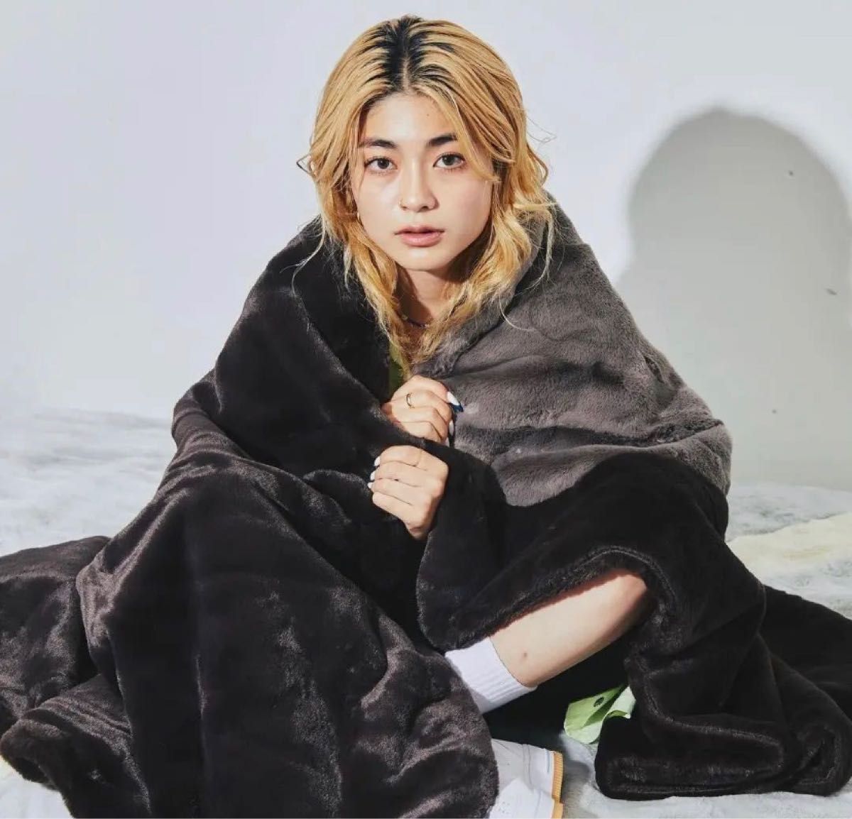 新品 定価24200円 NIKE NSW FAUX FUR BLANKET ナイキ ウィメンズ 新品 定価24200円 NIKE NSW FAUX FUR BLANKET ナイキ ウィメンズ