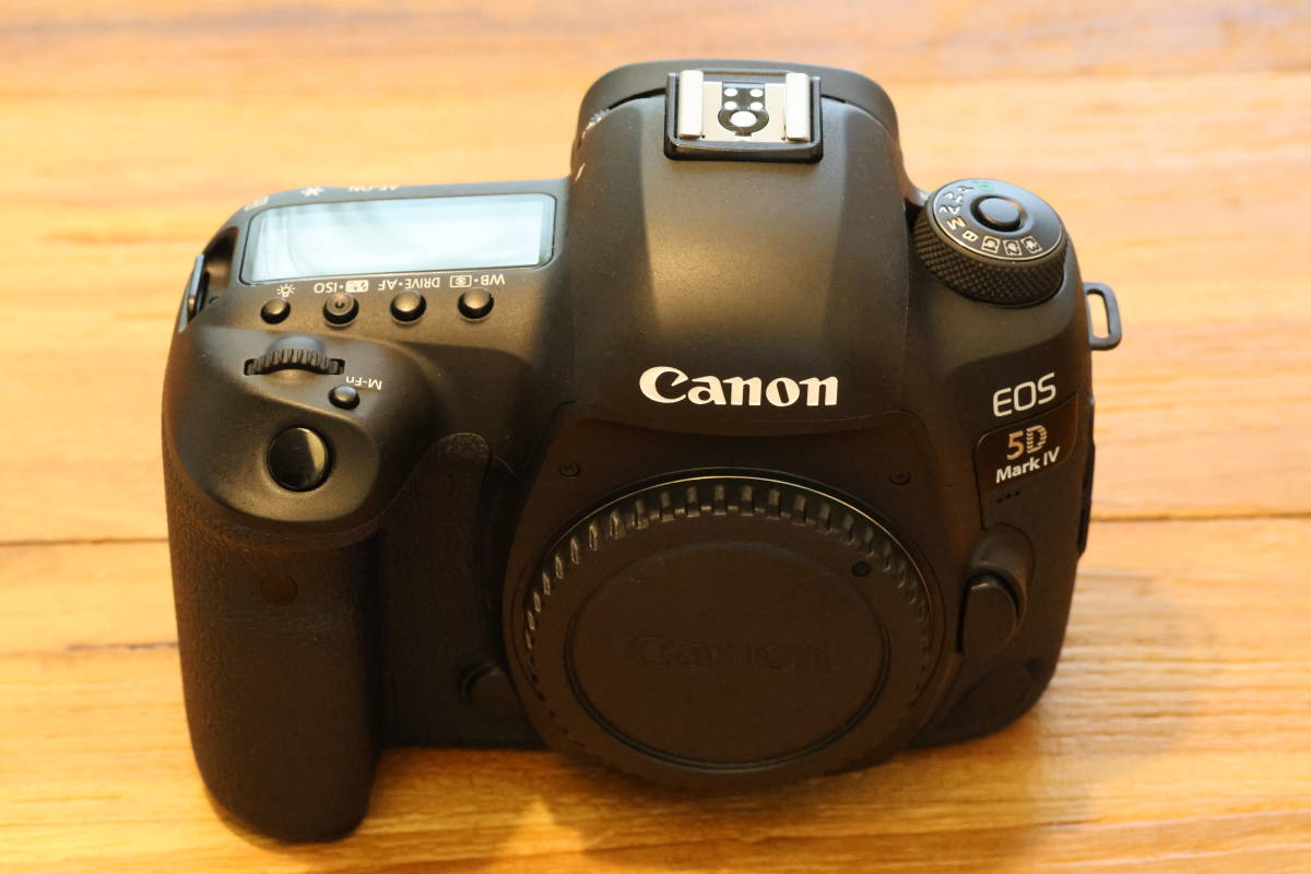 超美品】送料無料！ Canon デジタル一眼レフカメラ EOS 5D Mark IV