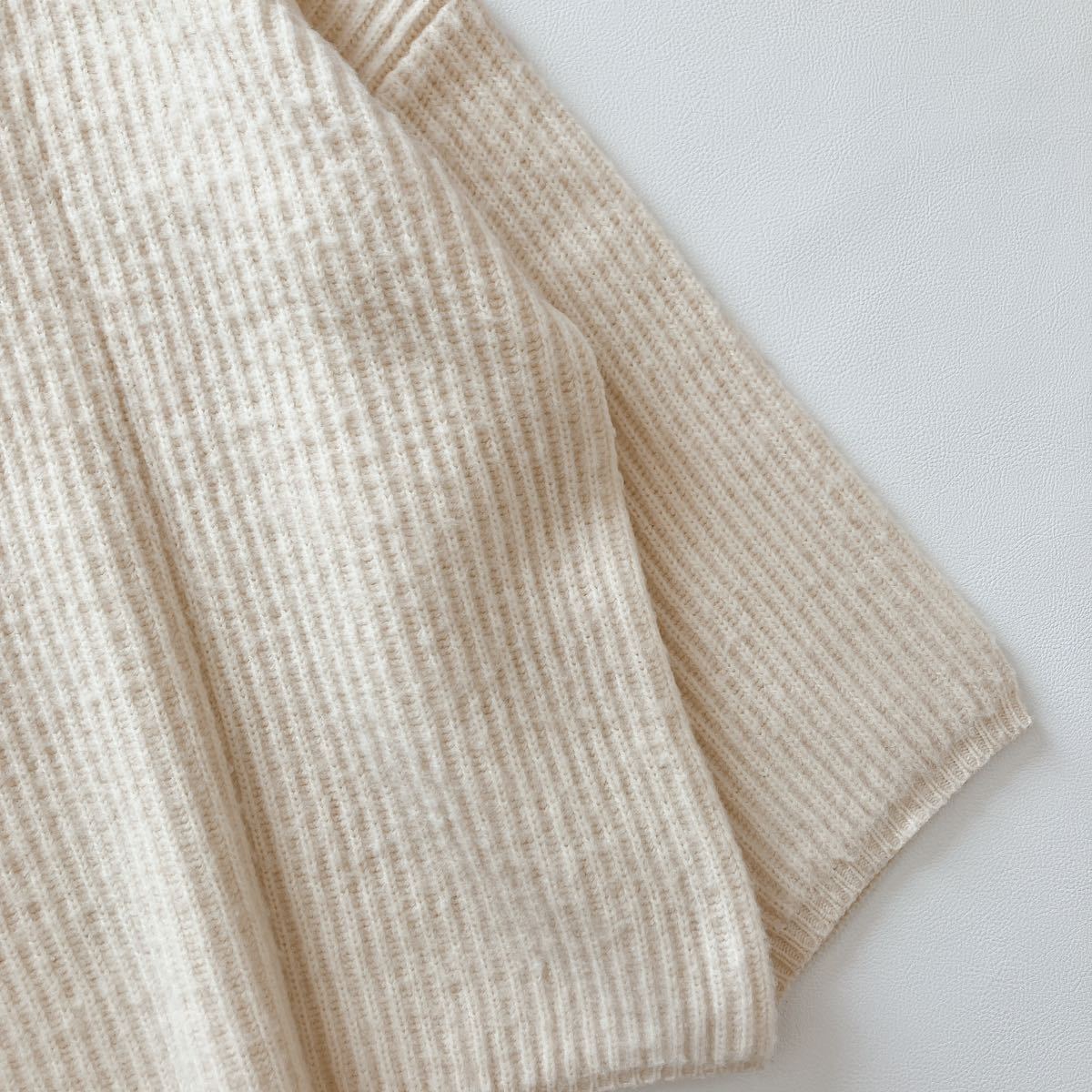 wim gadget easy low gauge high‐necked wool knitted pull over white long sleeve sweater 