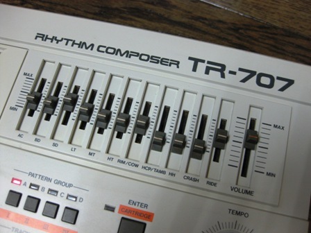 [ редкий руководство пользователя * источник питания приложен ]Roland RHYTHM COMPOSER TR-707( мощность не проверка )