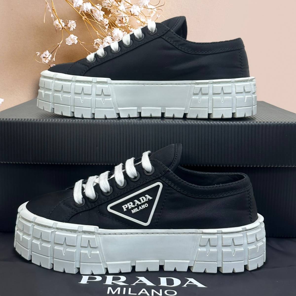 美品☆現行品☆PRADA プラダ 厚底スニーカー 36.5/23.5CM 三角プレート