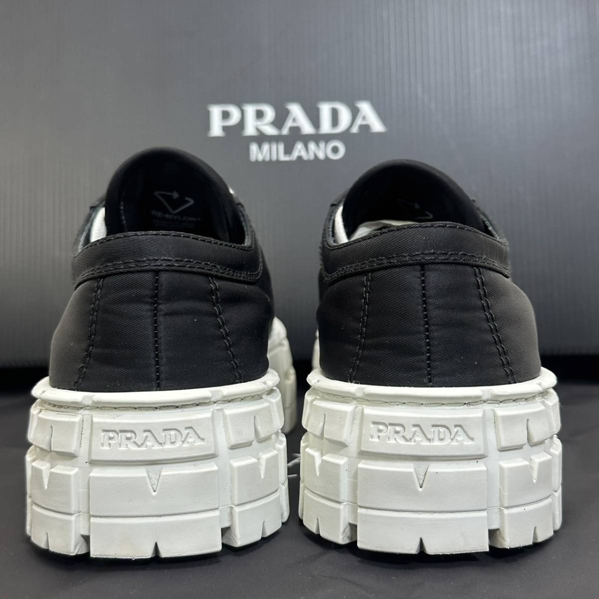 美品☆現行品☆PRADA プラダ 厚底スニーカー 36.5/23.5CM 三角プレート