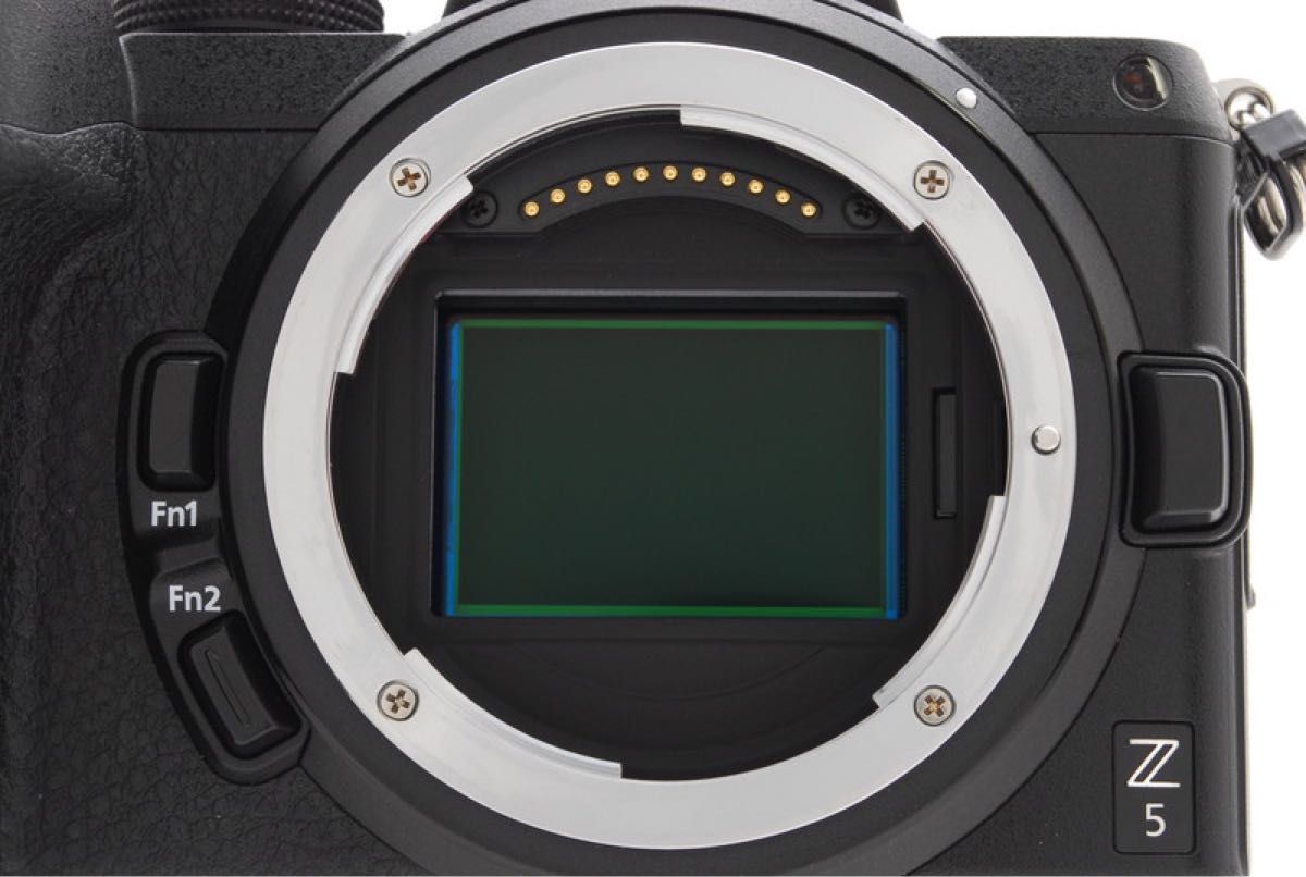 美品 ニコン Nikon Z5 ボディ・グリップ Z-GR1 付き シャッター 美品 ニコン Nikon Z5 ボディ・グリップ Z-GR1 付き シャッター
