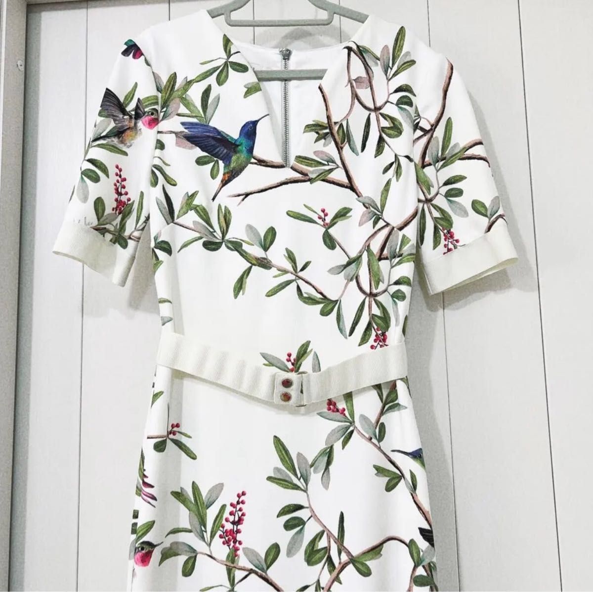 完売 新品同様 TED BAKER ハミングバードドレス サイズ1 鳥柄