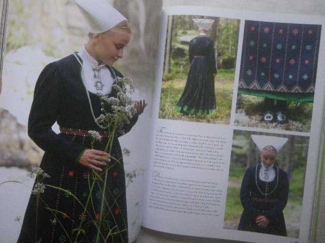  Northern Europe ska nji navi a tradition costume teki style foreign book Scandinavian Folkloresa-mi person costume / embroidery knitting / jewelry accessories / race costume 