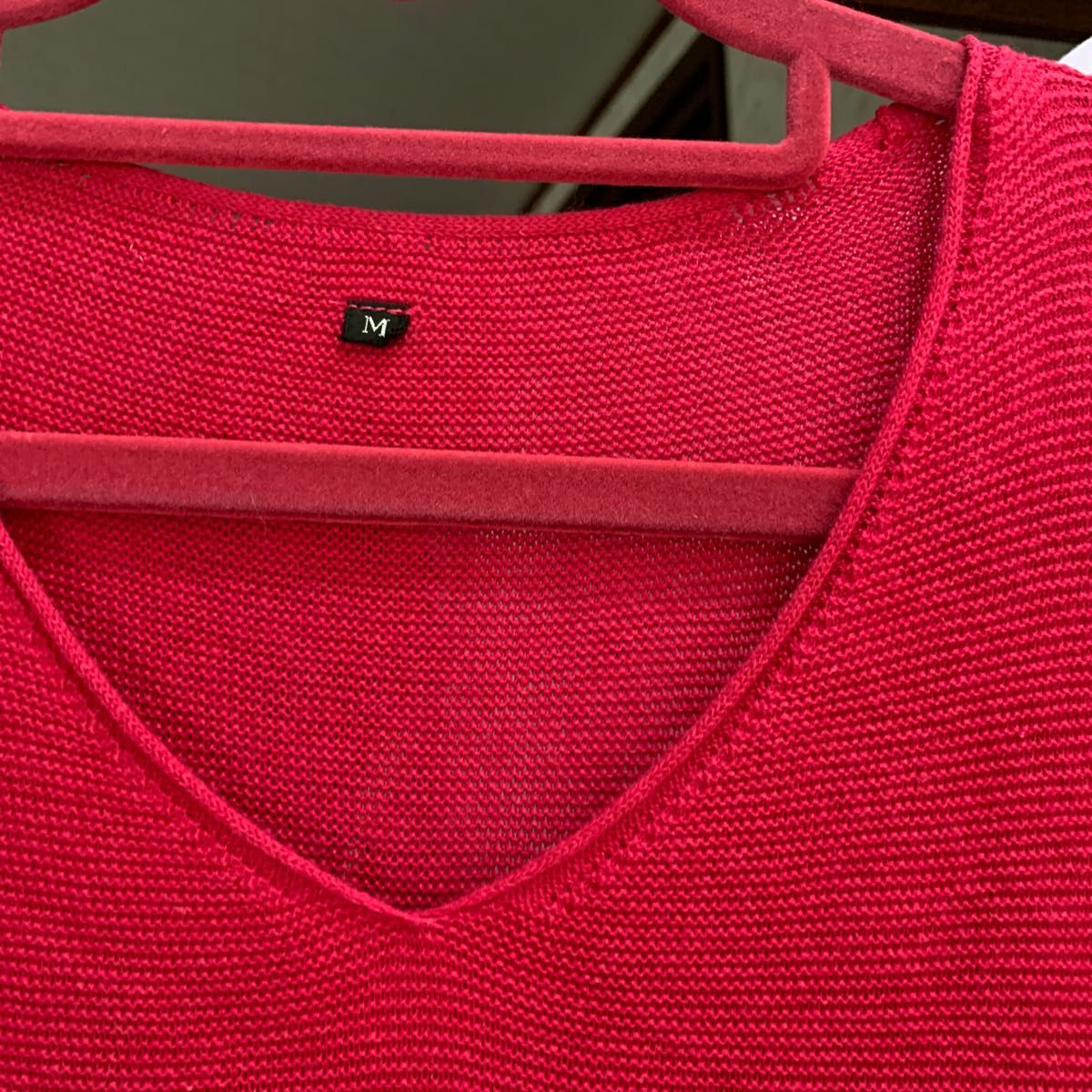 ラズベリーカラーのニットセーター　半袖