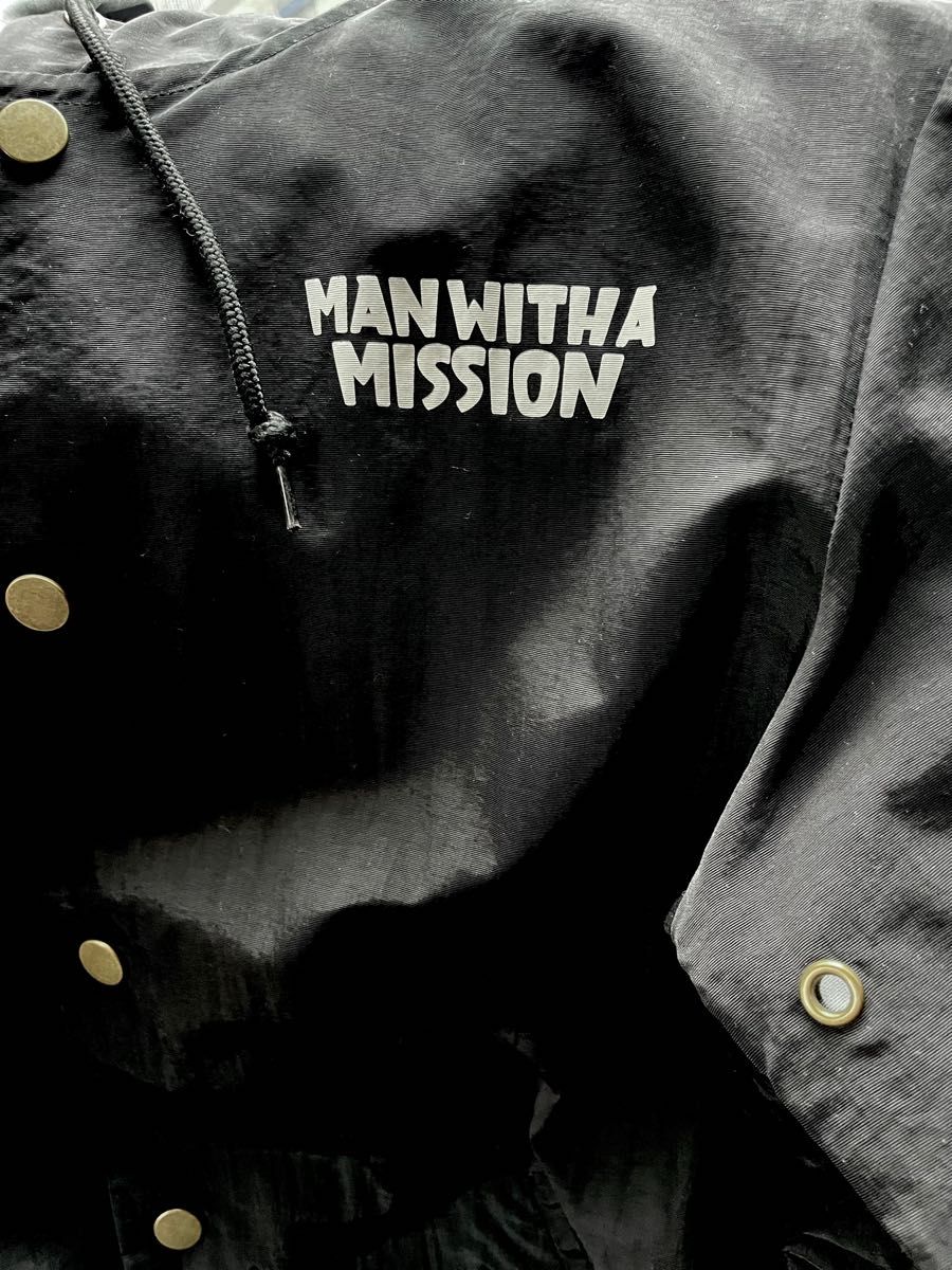 希少美品】MAN WITH A MISSION マンウィズ フード付きコーチ 希少美品】MAN WITH A MISSION マンウィズ フード付きコーチ