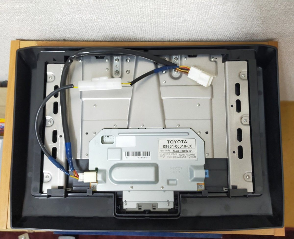 トヨタ純正 後席モニター V12T-R66C 大画面12インチ トヨタ純正 後席モニター V12T-R66C 大画面12インチ