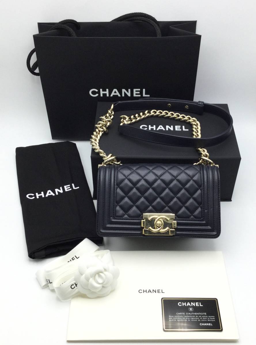 大人気の CHANEL シャネル / ボーイシャネル マトラッセ チェーン