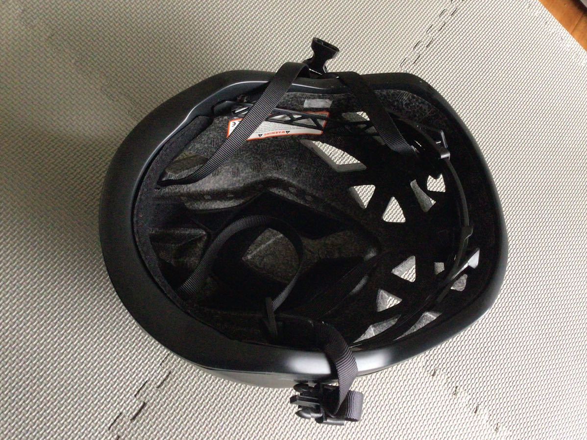 ブラックダイヤモンド BLACK DIAMOND VECTOR ベクター クライミング ヘルメット サイズ58〜63cm アウトドア 登山 黒 ブラック 中古_画像3