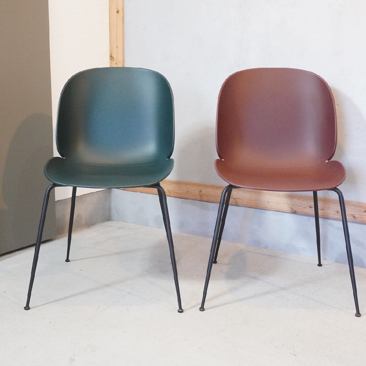 GUBI グビ Beetle Chair ビートルチェア 2脚セット ダイニングチェア 椅子 北欧デンマーク シンプル モダン アームレスチェア DJ135_画像2